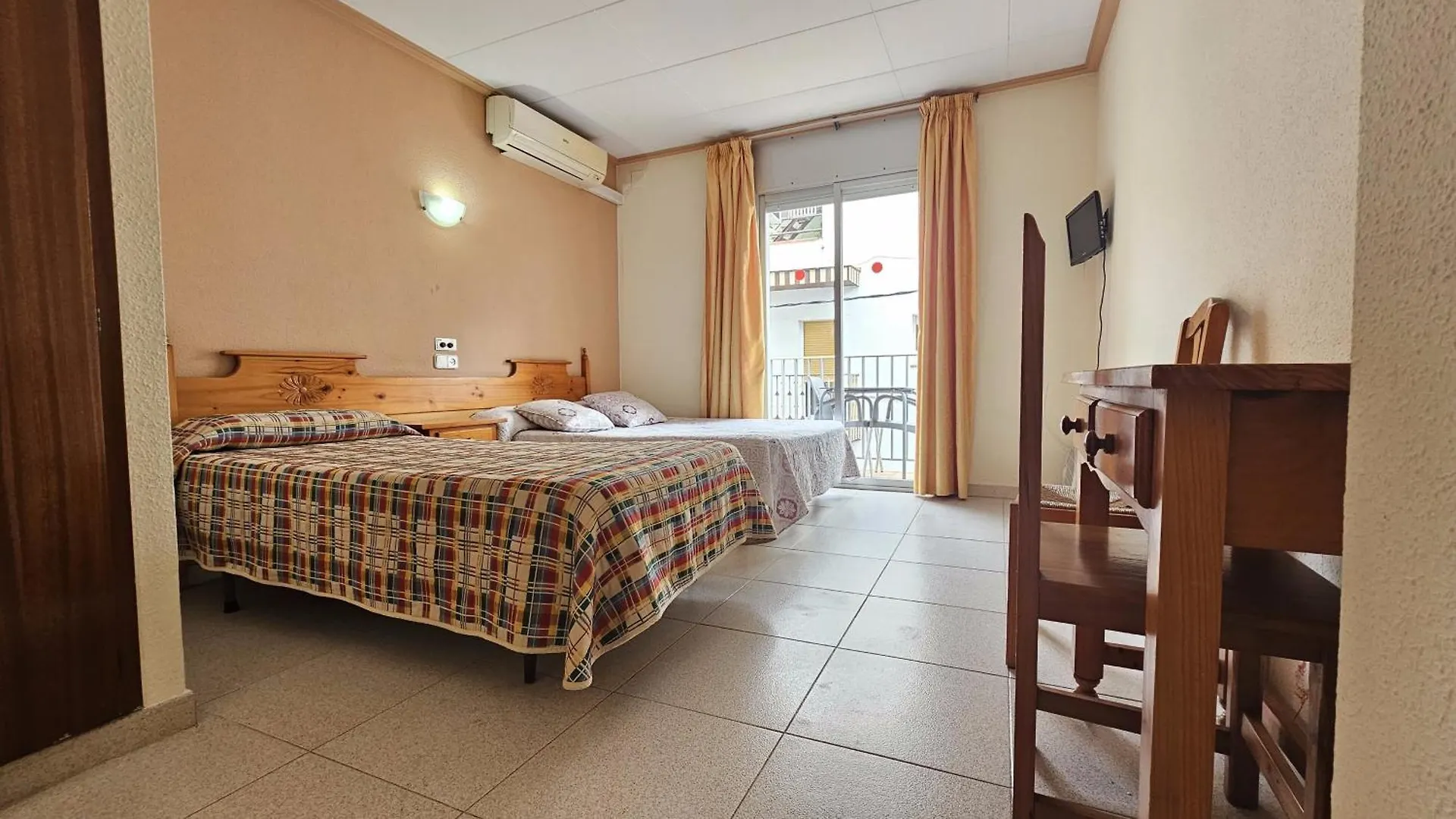 Gasthof Hostal Los Manos Blanes